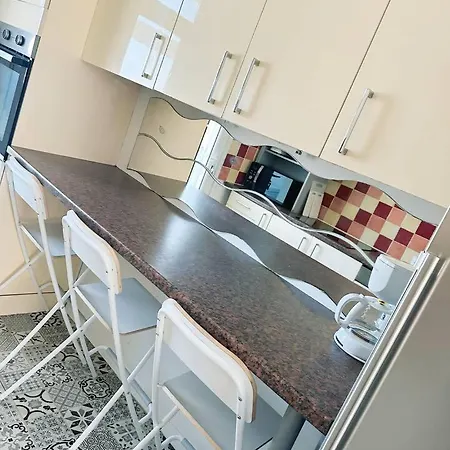 Privee Dans Partage - Lumineux- Proche Bordeaux - F1-1 Проживание в семье *